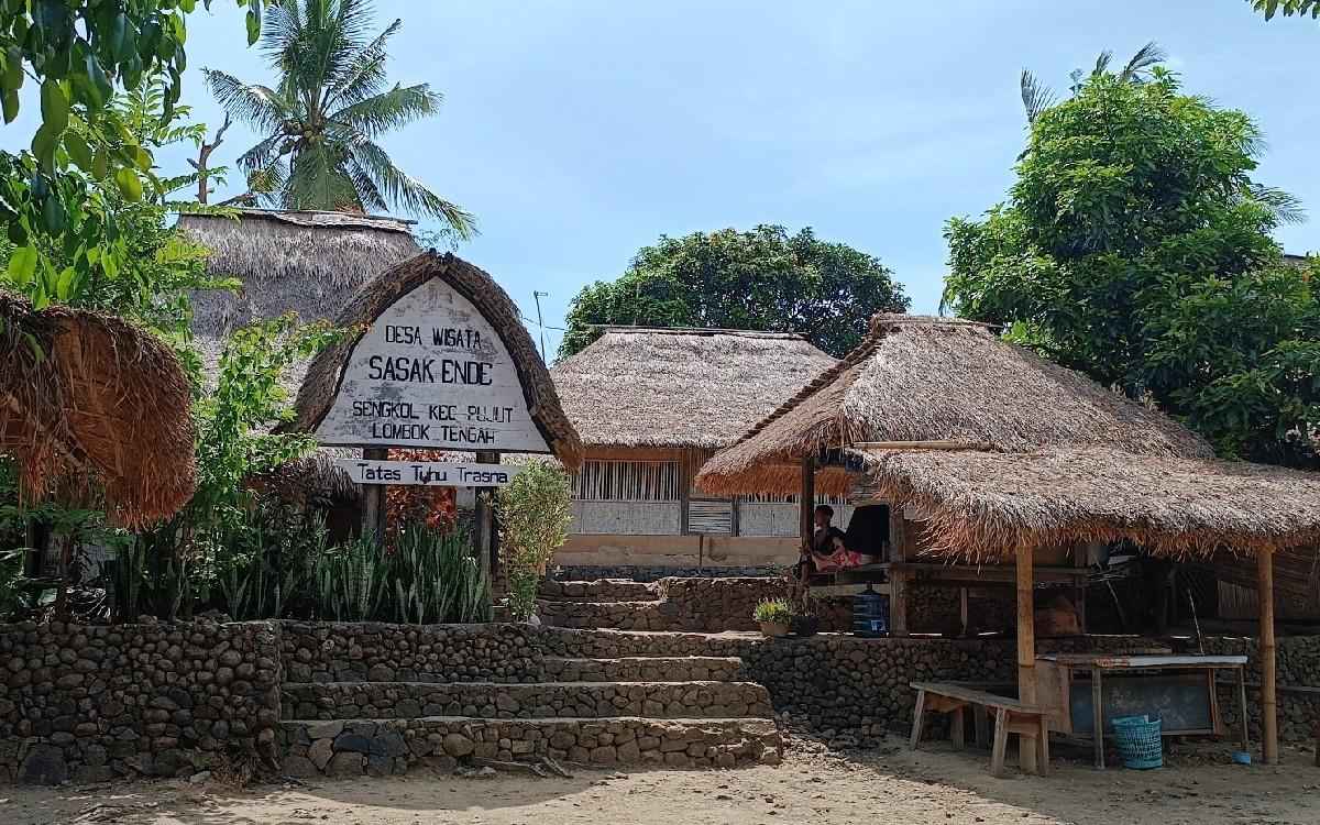 Desa Sasak Ende di sekitar lokasi Sirkuit Mandalika